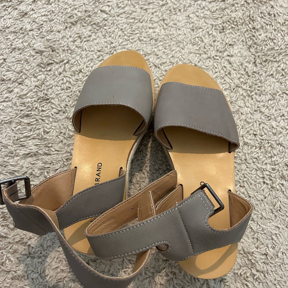 Lucky Brand Tan and Gray Platform Sandals